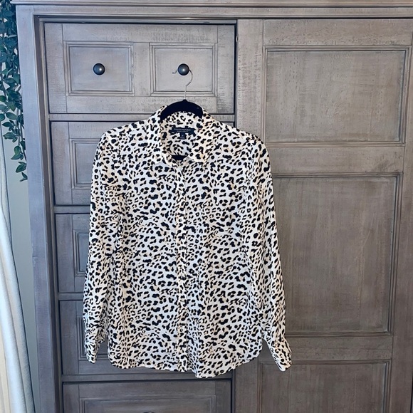 Banana republic blouse, size medium - Picture 2 of 6